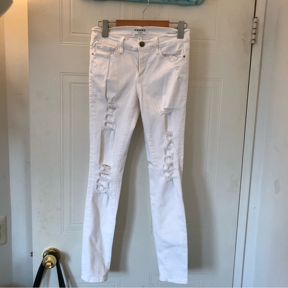 FRAME - Le Skinny de Jeanne Ripped Jeans • White - Picture 4 of 15